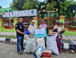 PLN UP3 Makassr Utara Bersama DPD AWPI Sulsel Salurkan Bantuan Sosial Ke Warga Kurang Mampu