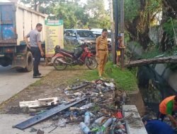 Camat Tallo Turunkan Satgas Drainase Untuk Jaga Kebersihan Kanal