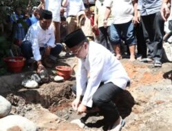 Danny Pomanto dan IAS Kompak Letakkan Batu Pertama Renovasi Masjid Barkatul Ilham