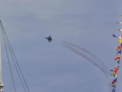 H-1, Sukhoi Mengudara di atas Laut Losari Gelar Latihan Demi Sukseskan Pembukaan Makassar F8