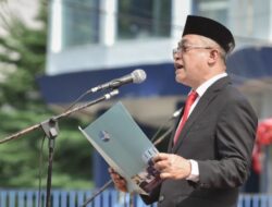 Gelar Upacara HUT ke-77 RI, PDAM Makassar Kibarkan Bendera Raksasa