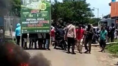 Kecewa Dengan Hasil Penetapan Calon Kades, Massa di Takalar Blokir Jalan Trans Sulawesi