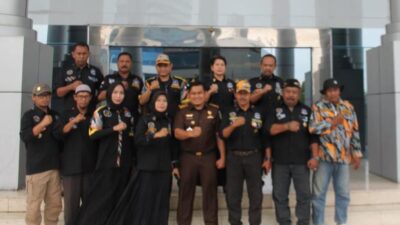 Puluhan Aktivis GMBI Sambangi Kejati Sulsel, Minta Jaksa Bekerja Profesional Mengungkap Kasus Dugaan Korupsi Satpol PP Makassar