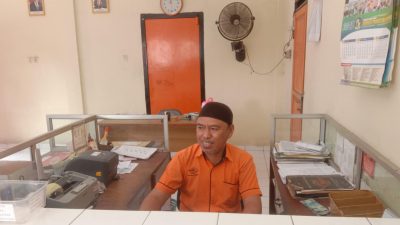 KPM di Bontonompo Kembali Sambangi Kantor Pos Tamallaeng untuk Cairkan Bansos PKH Tahap Ke-4 dan Bansos Elnino 2023
