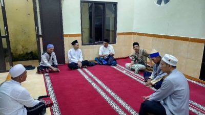 Kades Gunungbatu Salat Tarawih Keliling untuk Tingkatkan Silaturahmi Bersama Jama’ah Masjid